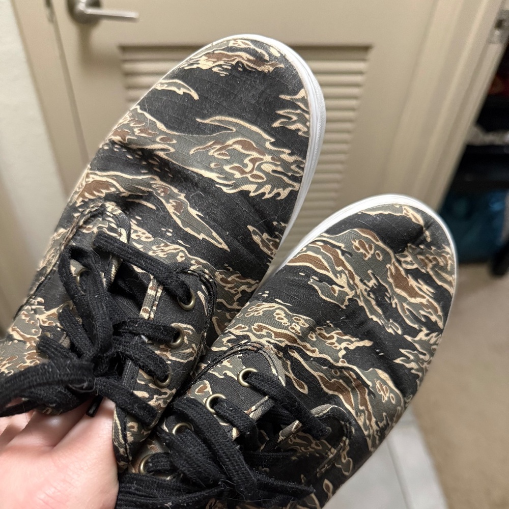 Vans camo size 8 mens